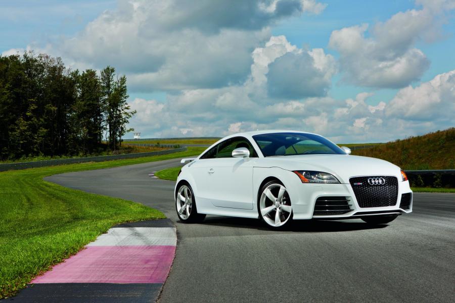  Audi TT RS Coupe (8J) 2011 года  (NA) (фото 19 из 30)